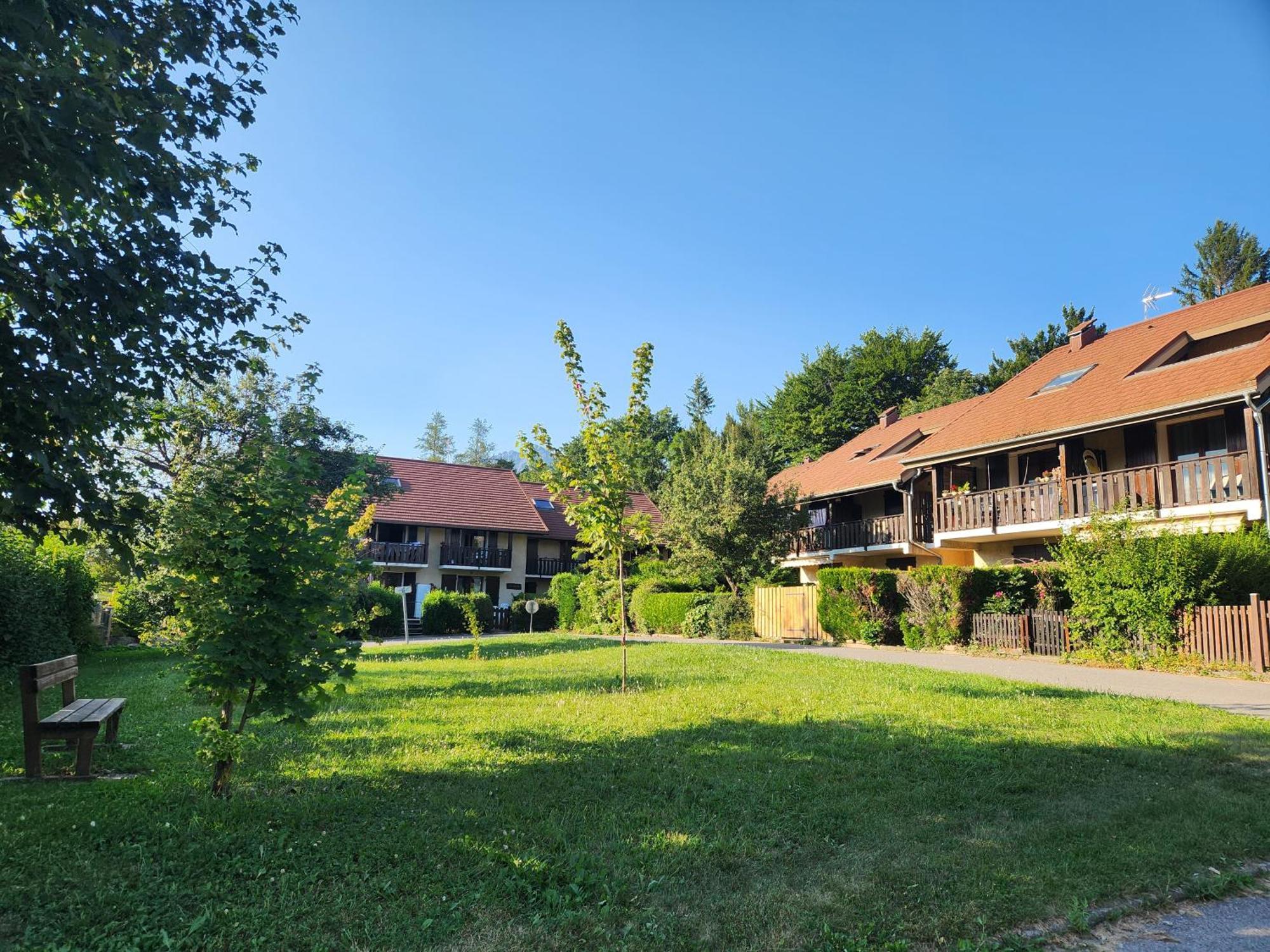 Appartement T3 Avec Jardin Proche Village Сен-Бонне-ан-Шамсор Екстер'єр фото